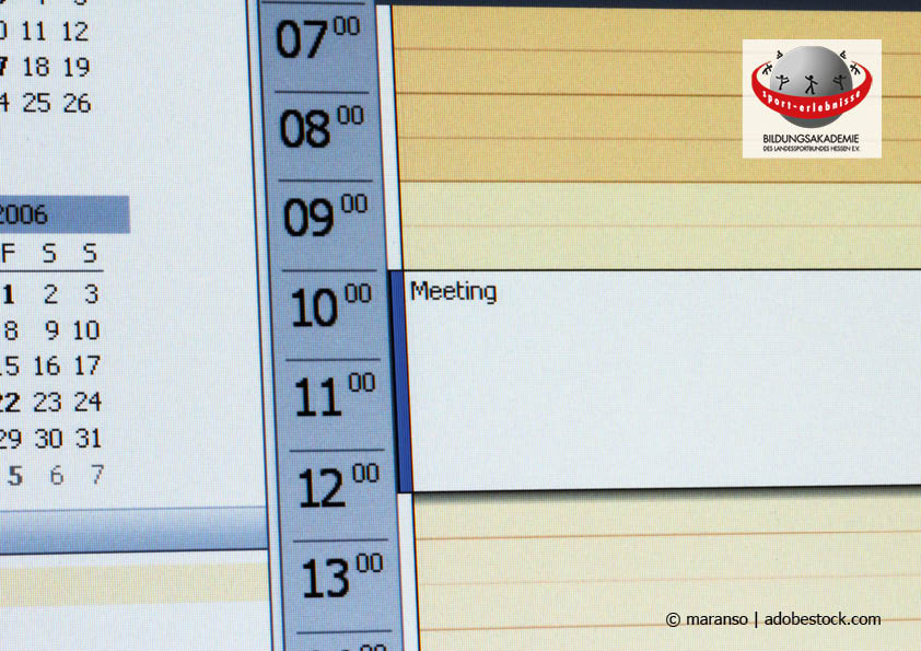 Oulook Terminkalender mit eingetragenem Termin Meeting